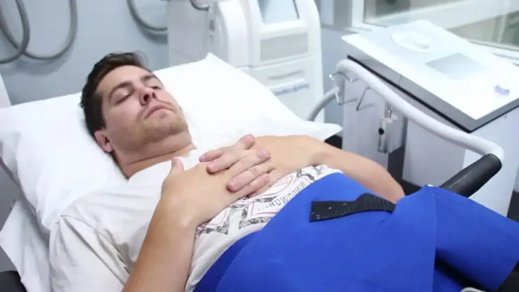 Image of male having body contouring Sevenoaks treatment